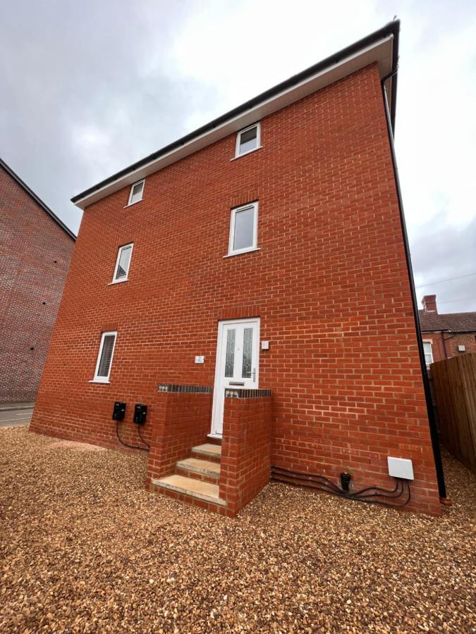 Ferienwohnung Superb Modern Flat In Northampton, Parking &Ev Exterior foto