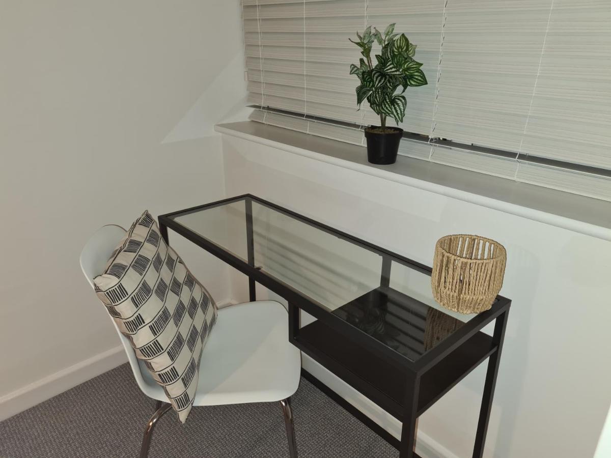 Ferienwohnung Superb Modern Flat In Northampton, Parking &Ev Exterior foto